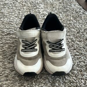 Toddler boy black and white Velcro closure tennis shoes size 8